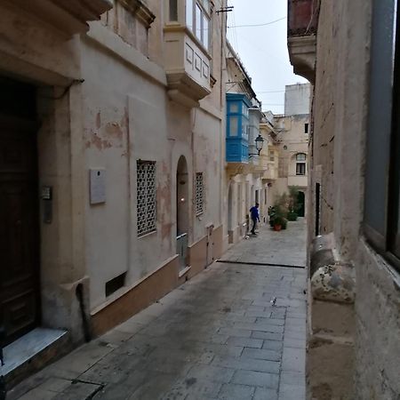Old Refurbished Apartment In Bormla Cospicua Exteriér fotografie
