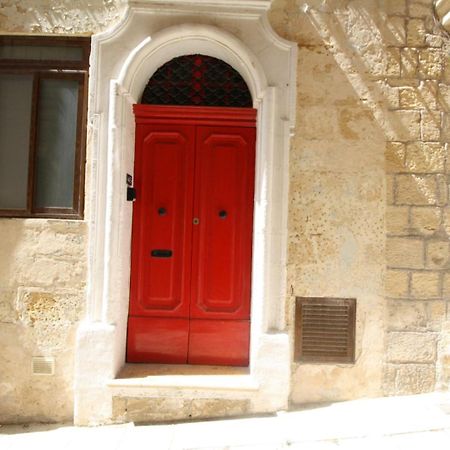 Old Refurbished Apartment In Bormla Cospicua Exteriér fotografie