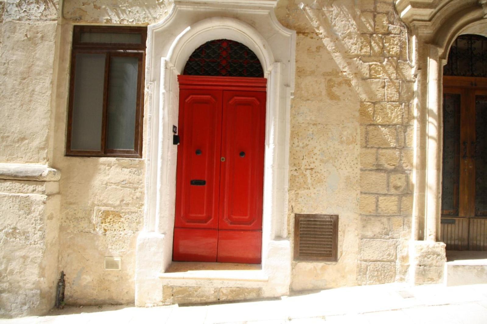 Old Refurbished Apartment In Bormla Cospicua Exteriér fotografie