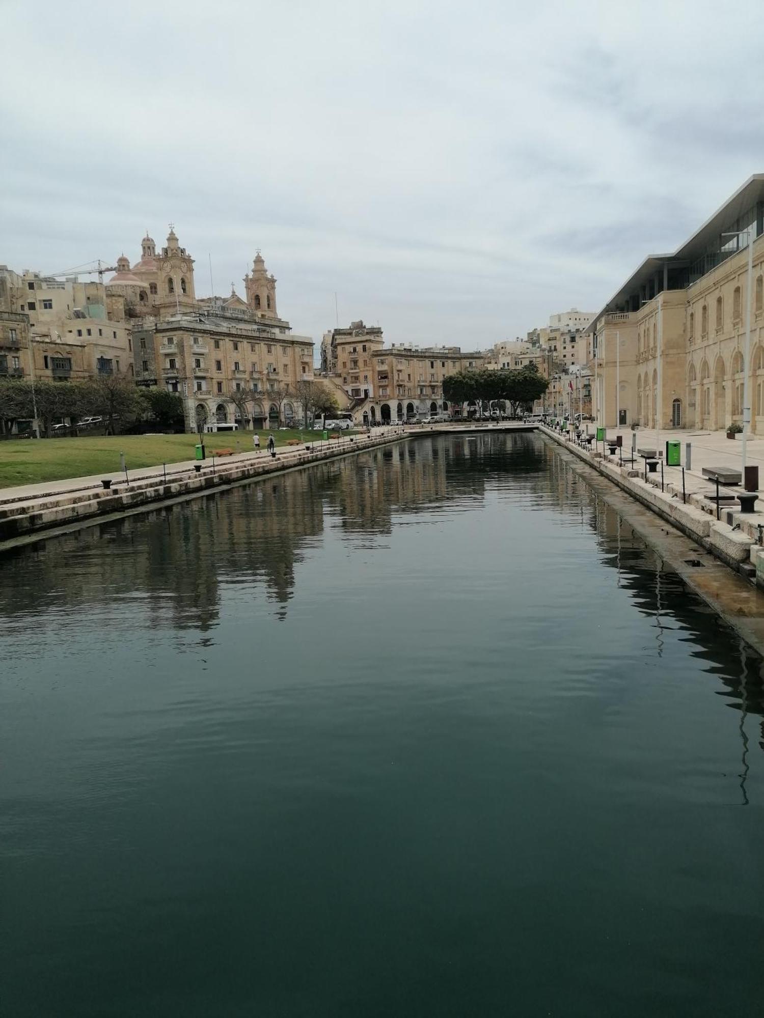 Old Refurbished Apartment In Bormla Cospicua Exteriér fotografie